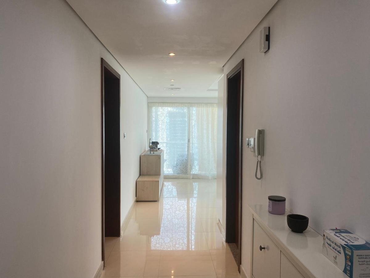 One Bedroom Apartment With Pool & Gym Near Marina Dubai Exterior photo